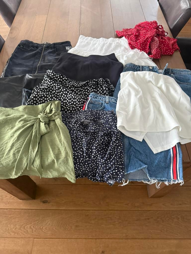 Rokjes pakket maat xs-s en 1 omslag jurkje, Ophalen of Verzenden, Zo goed als nieuw, Maat 34 (XS) of kleiner