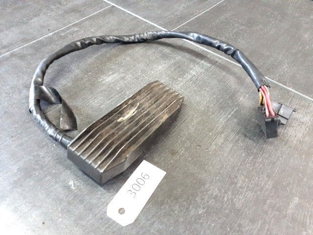 VS1400 1987 - 2005 Suzuki Spanningsregelaar D1-55144