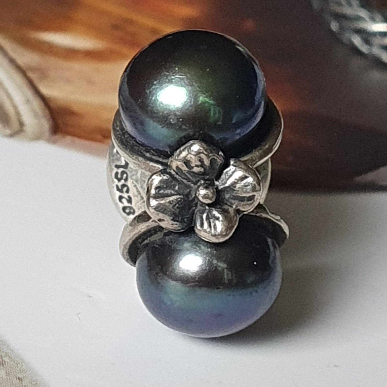 Drievoudige Parel Zwart. ( nieuw), Sieraden, Tassen en Uiterlijk, Nieuw, Trollbeads, 1 bedel, Edelsteen