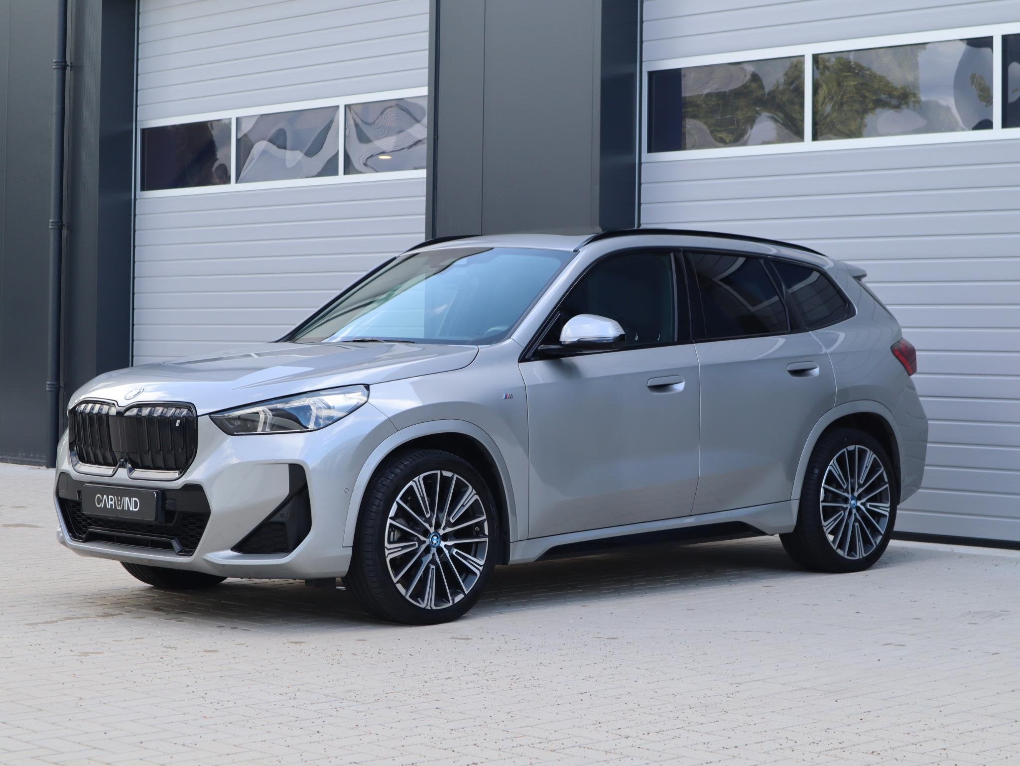 BMW iX1 xDrive30 67 kWh, Auto's, Automaat, Stof, Automatische klimaatregeling, 67 kWh