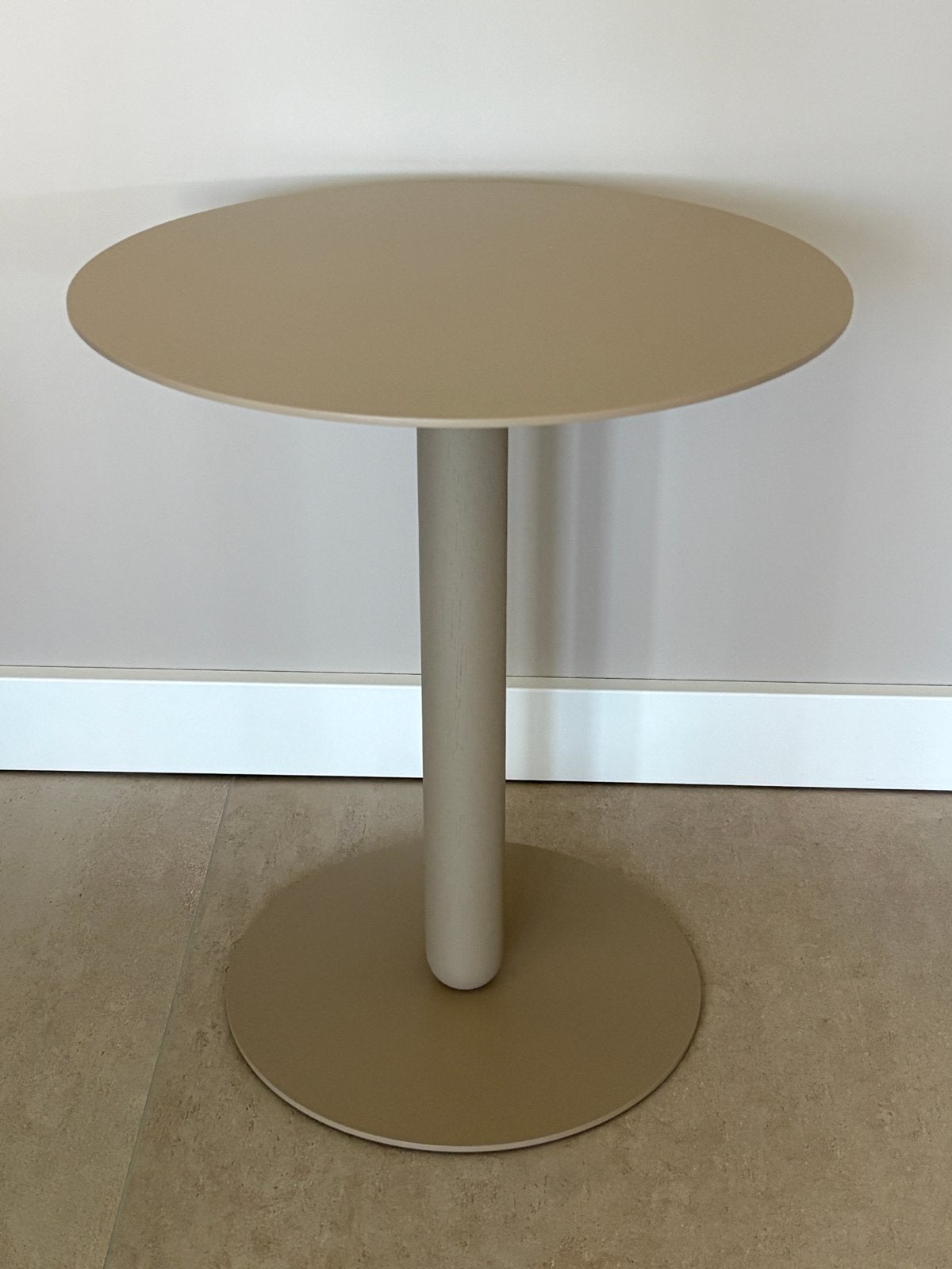 Artifort Balans - Bijzettafel Grey Beige 40 cm, Ophalen, Zo goed als nieuw, 25 tot 50 cm, Eikenhout