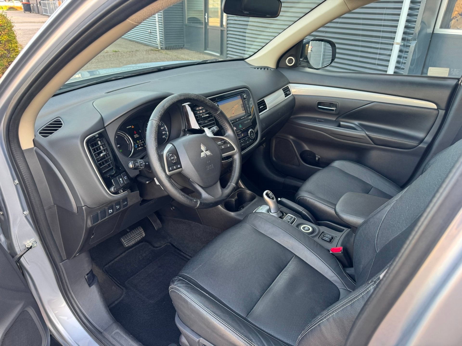 Mitsubishi Outlander 2.0 PHEV Instyle X-Line automaat, 1998 cc, 4 cilinders, Vierwielaandrijving, Hybride Elektrisch/Benzine