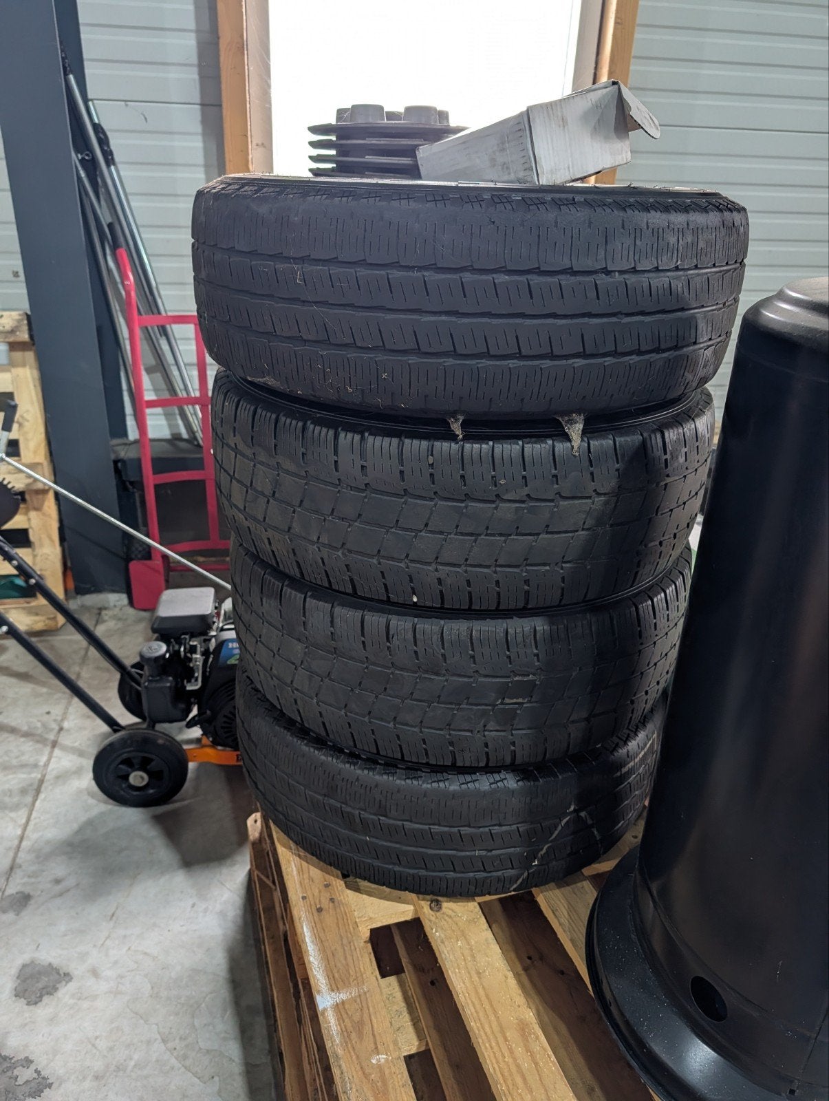 Four Seasons 225/70 R15C All Season banden, Auto-onderdelen, Banden en Velgen, Ophalen, 15 inch, Banden en Velgen, All Season
