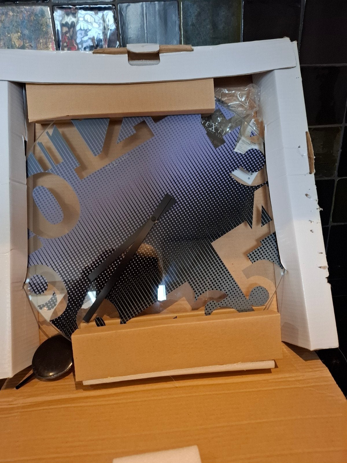 Nextime 'Swing' Wandklok - Paars Glas, 43cm Ø, Huis en Inrichting, Wandklok, Nieuw, Ophalen of Verzenden, Modern