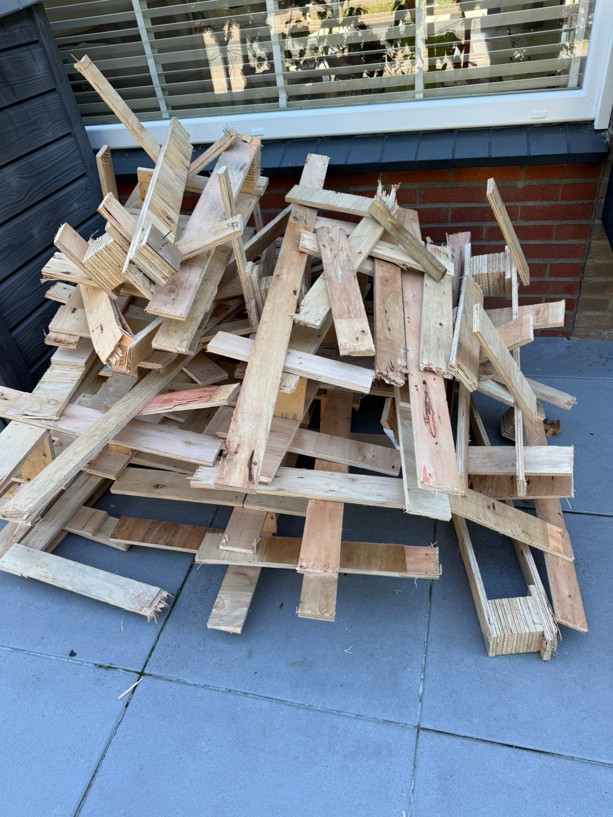 Gratis Pallet Hout Brandhout - Apeldoorn Noord, 6 m³ of meer, Ophalen of Verzenden, Overige houtsoorten, Blokken