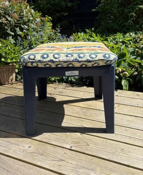 voetenbankje plus kussen, Tuin en Terras, Tuinstoelen, Ophalen, Gebruikt, Kunststof