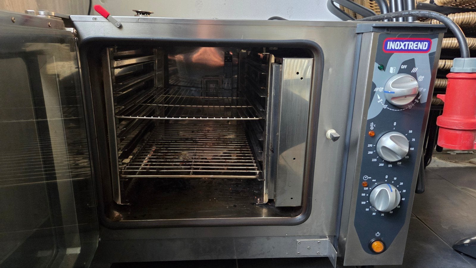 Inoxtrend Horeca Heteluchtoven - Professioneel en Krachtig, 50 tot 55 cm, Horeca-oven, Hete lucht, 60 cm of meer