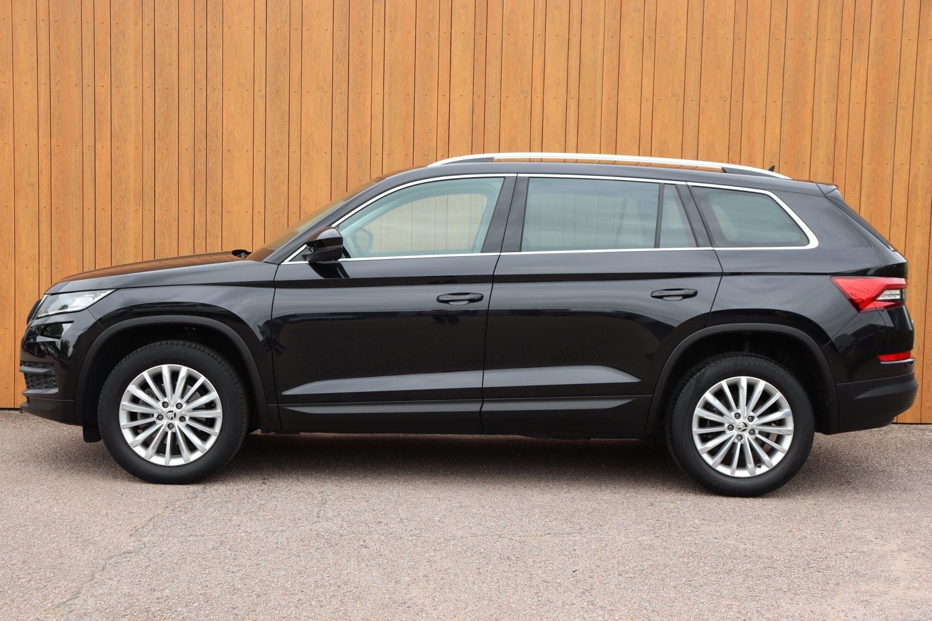 Skoda Kodiaq 1.5 TSI Bus.Ed. Plus 7persoons el.klep+trekhaak, 12 maanden, 4 cilinders, Zwart, 1524 kg