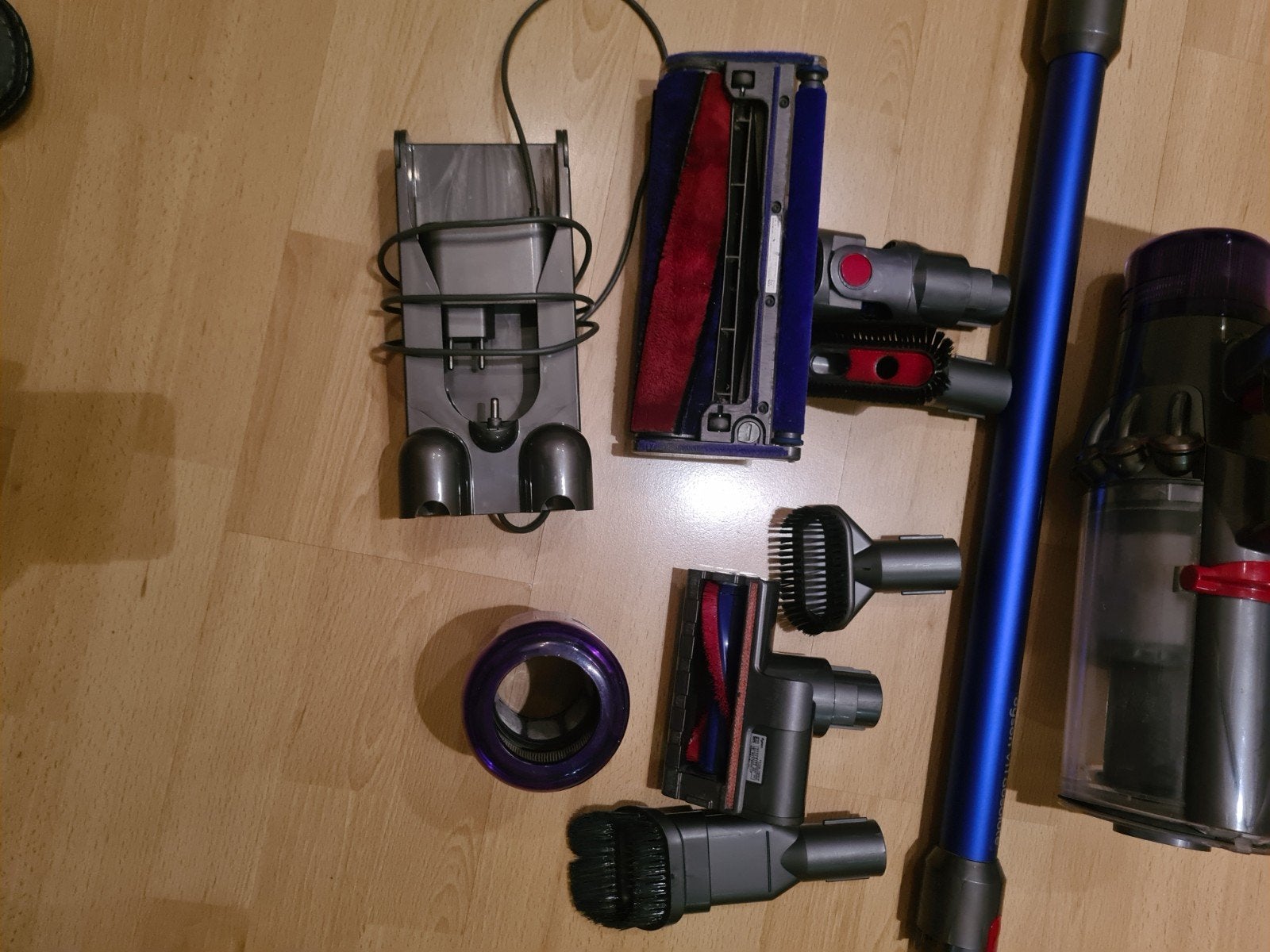 Dyson v11 Absolute  Defect., Witgoed en Apparatuur, Stofzuigers, Niet werkend, Kruimeldief, Dyson, Reservoir, Ophalen