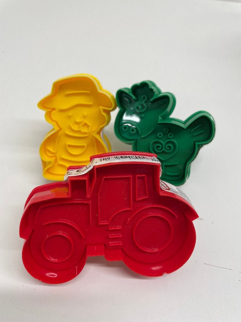 3 koekjes uitstekers boerderij: tractor, koe en boer, Ophalen of Verzenden, Nieuw, Taarten of Cupcakes, Overige typen