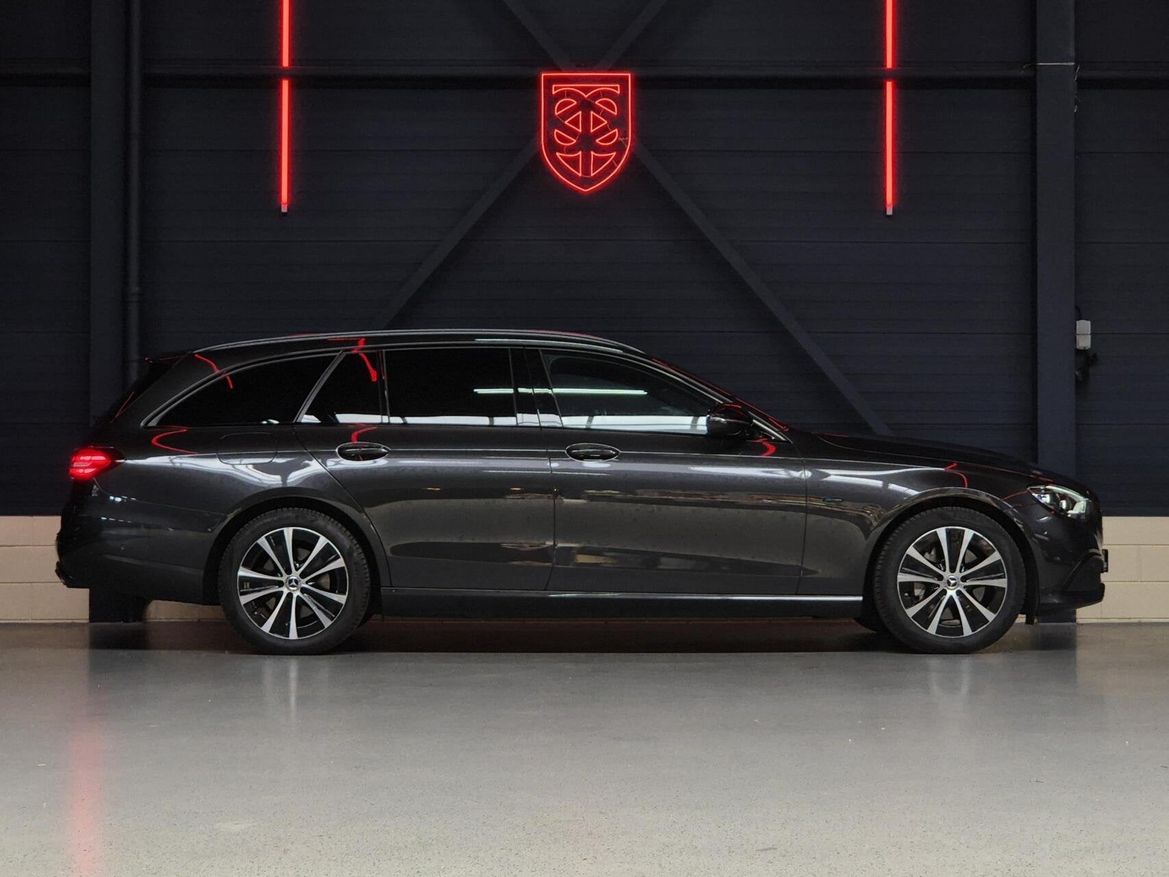Mercedes E-klasse Estate 300e |BURM.|TREKH.|HOUT|CAM.|SFEER, Auto's, Automaat, Gebruikt, 4 cilinders, 320 pk