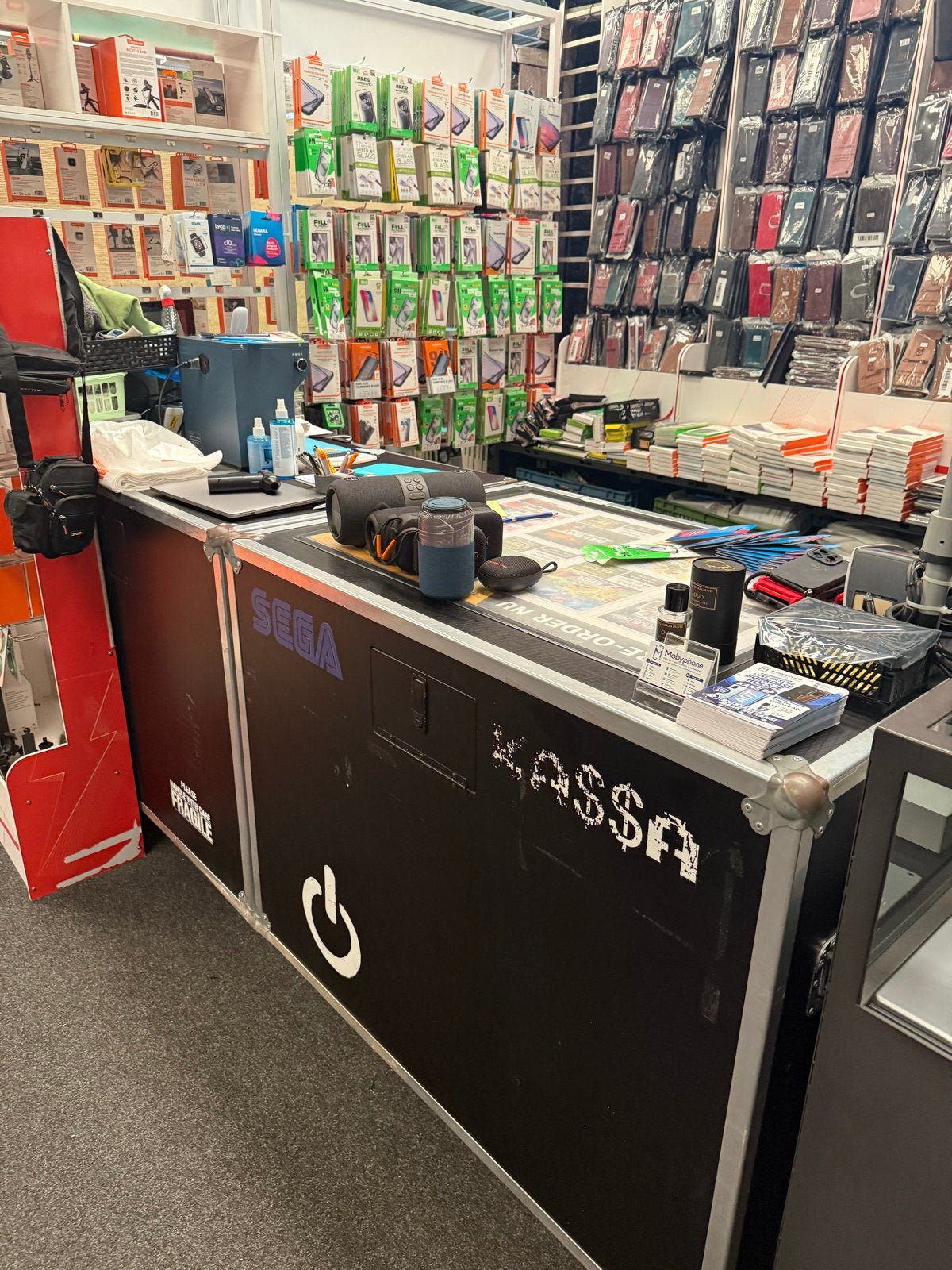 Professionele Flightcase/Verkoopbalie met Elo Touchscreen, Ophalen