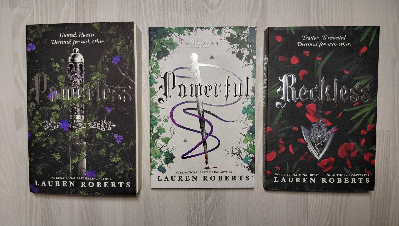 Powerless, Powerful (novella), Reckless - engels, Ophalen of Verzenden, Zo goed als nieuw, Lauren Roberts