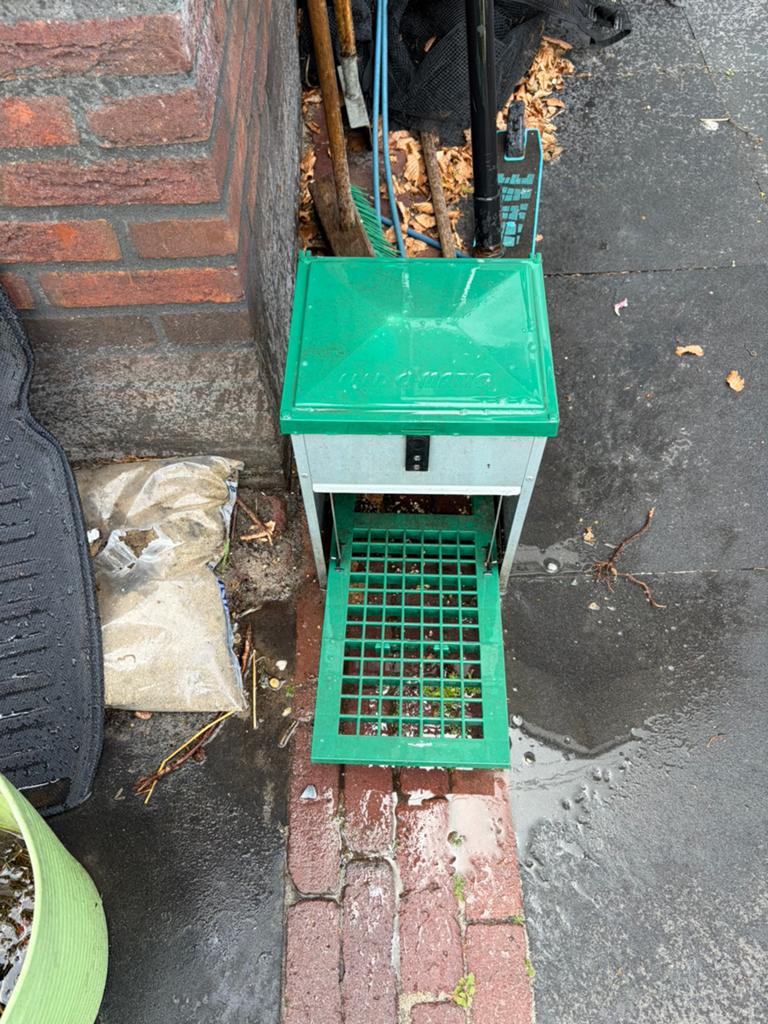 Feed o matic kippenvoer, Dieren en Toebehoren, Pluimvee | Toebehoren, Ophalen of Verzenden, Gebruikt, Drinken en Voederen