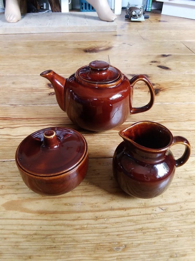 Theepot, melkkan en suikerpot, GRATIS thee!, Ophalen of Verzenden