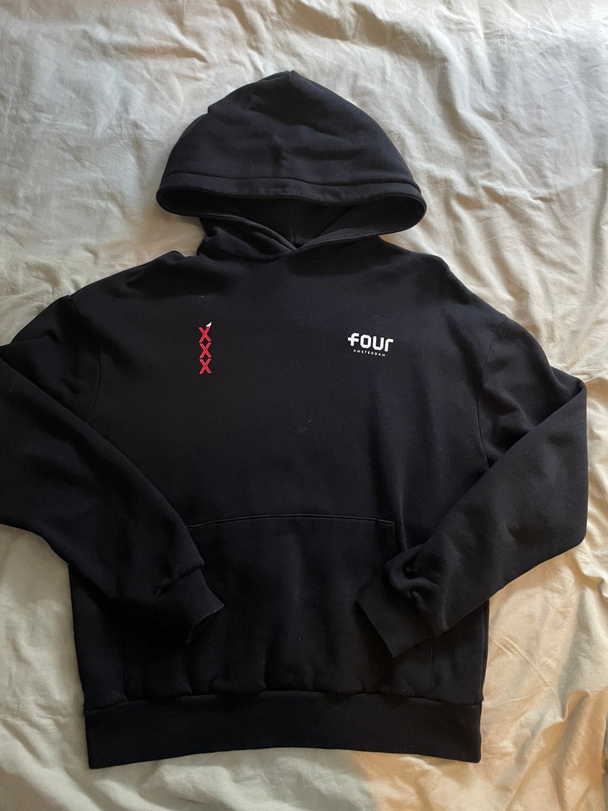 FOUR Amsterdam x Verbond zwarte hoodie, Kleding | Heren, Truien en Vesten, Ophalen of Verzenden, Gedragen, Maat 46 (S) of kleiner