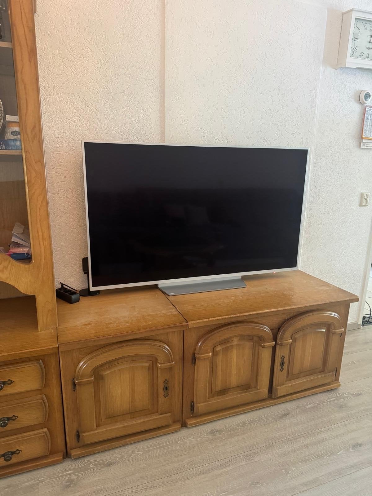 Houten wandmeubel met vitrinekast en tv-meubel, Huis en Inrichting, Gebruikt, Ophalen of Verzenden, Met lade(s), 200 tot 250 cm