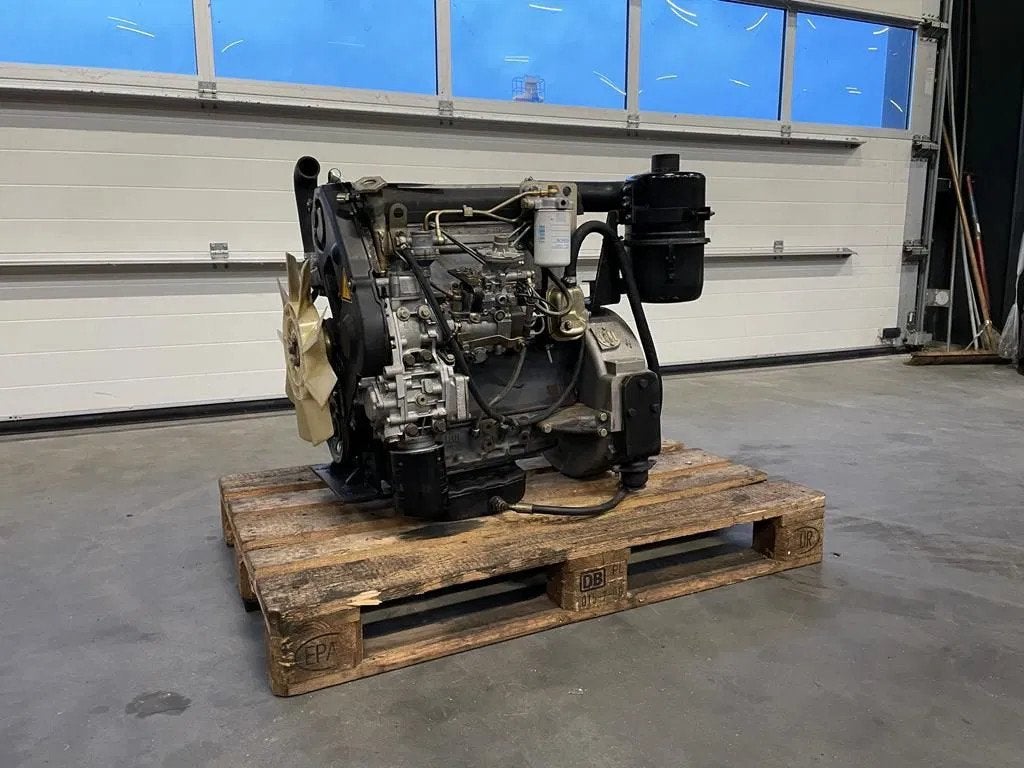 Iveco 8141 Diesel Motor 4 cilinder 53 kW / 74 PK Diesel Engi, Ophalen of Verzenden