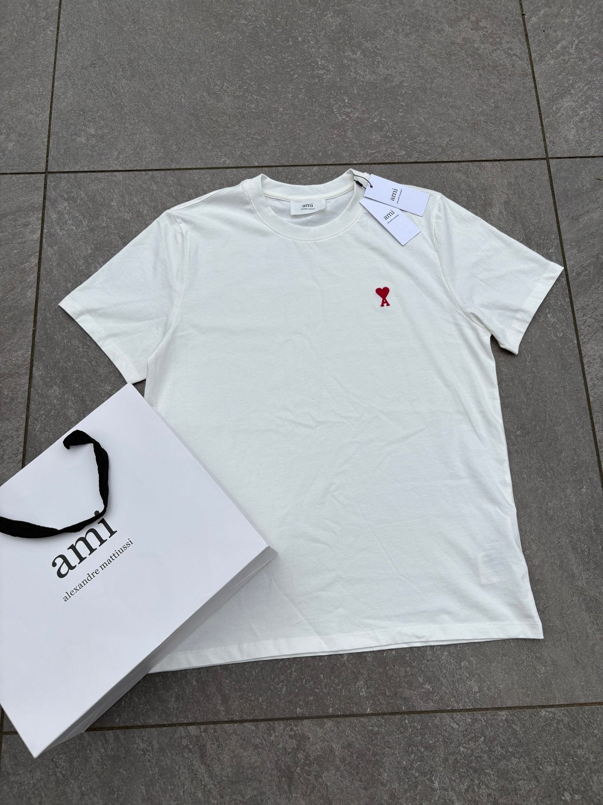 Ami Paris T-shirt met rood hartje - Maat M, Ophalen of Verzenden, Nieuw, Maat 48/50 (M), Wit