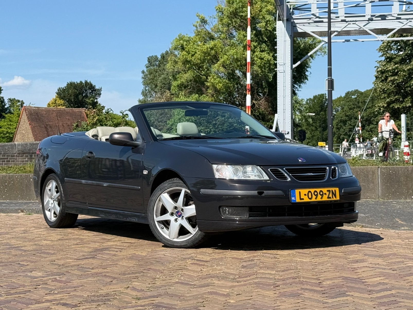 Saab 9-3 2.0T Cabrio Automaat, Navi, 115.dkm, Espresso!, Lederen bekleding, Beige, 4 cilinders, Cabriolet