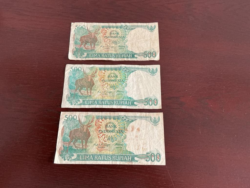 3 Indonesische bankbiljetten van 500 Roepia, gebruikt, 1988, Ophalen of Verzenden, Midden-Oosten