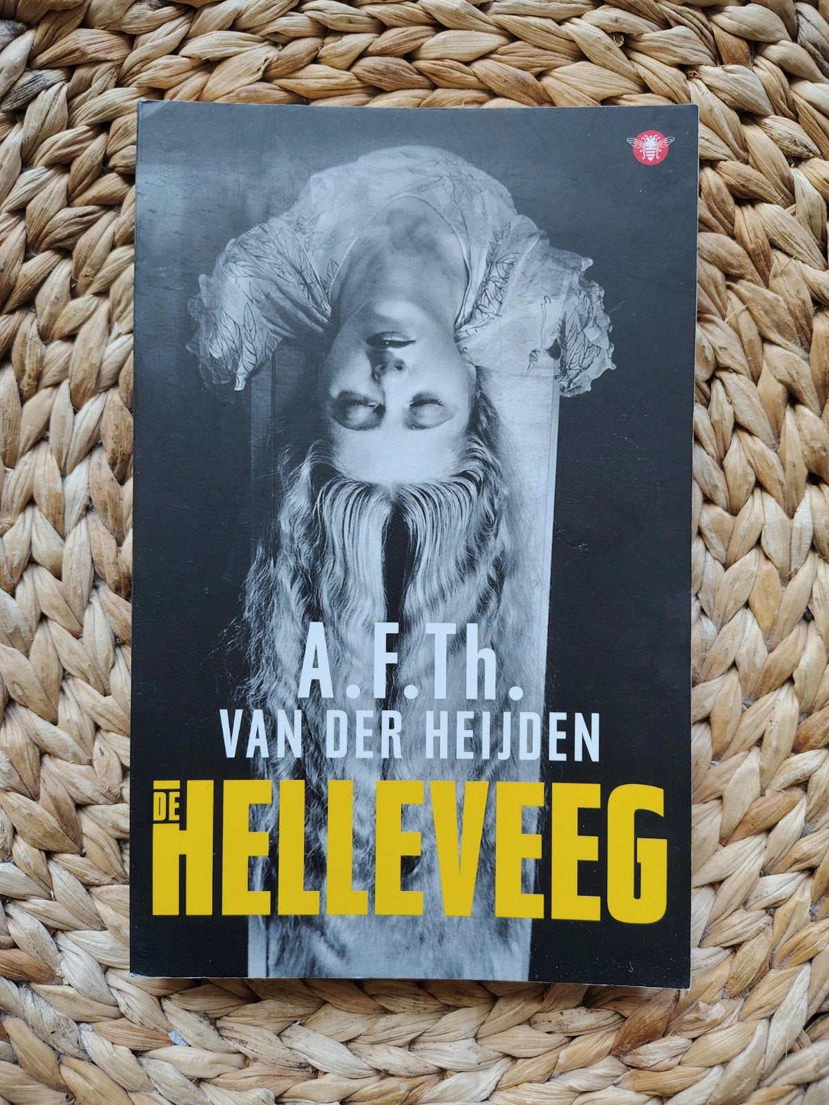 A.F.Th. van der Heijden - De helleveeg, Ophalen of Verzenden, Zo goed als nieuw