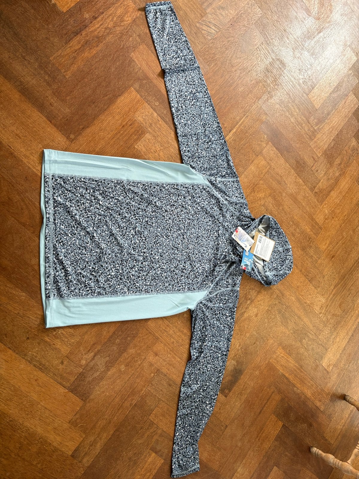Nieuwe Simms Challenger Solar Hoodie - Maat M, Nieuw, Ophalen of Verzenden, Algemeen, Meerkleurig