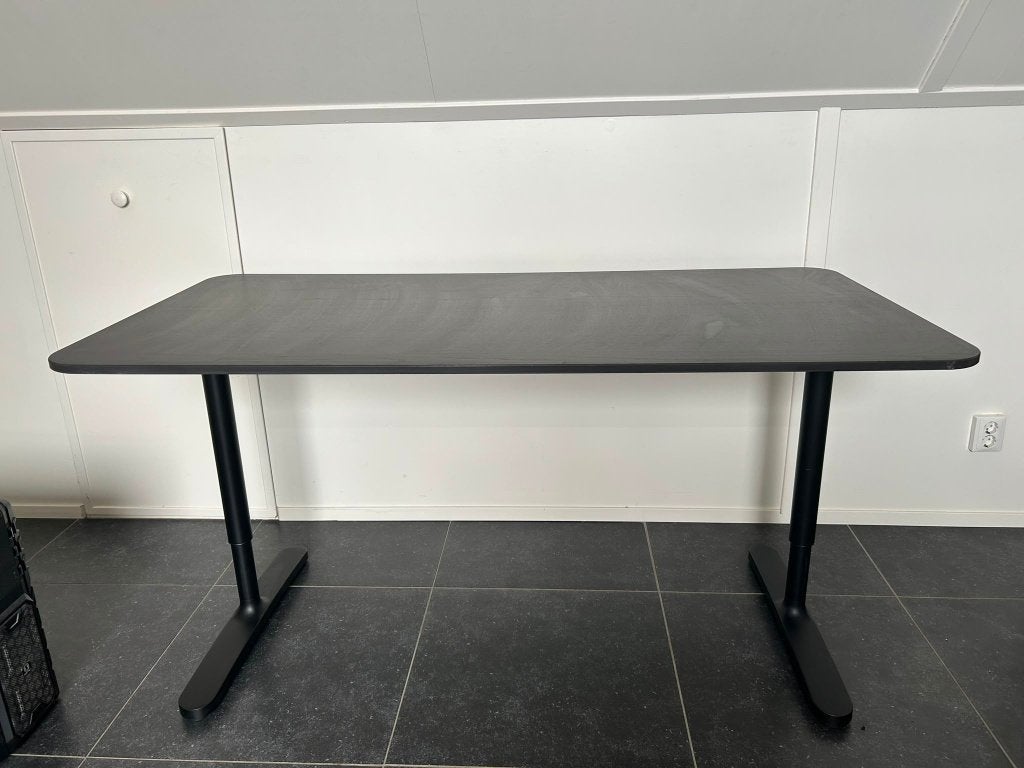 IKEA Bekant desk, Ophalen, Zwart, 160 cm, In hoogte verstelbaar