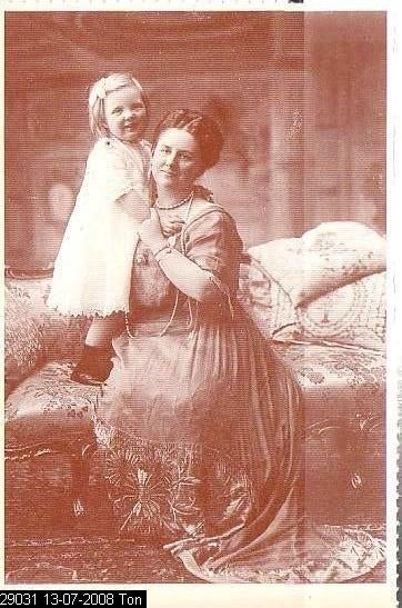 Ansichtkaart	Wilhelmina	met Juliana, Verzenden, Voor 1920, Ongelopen, Sterren en Beroemdheden
