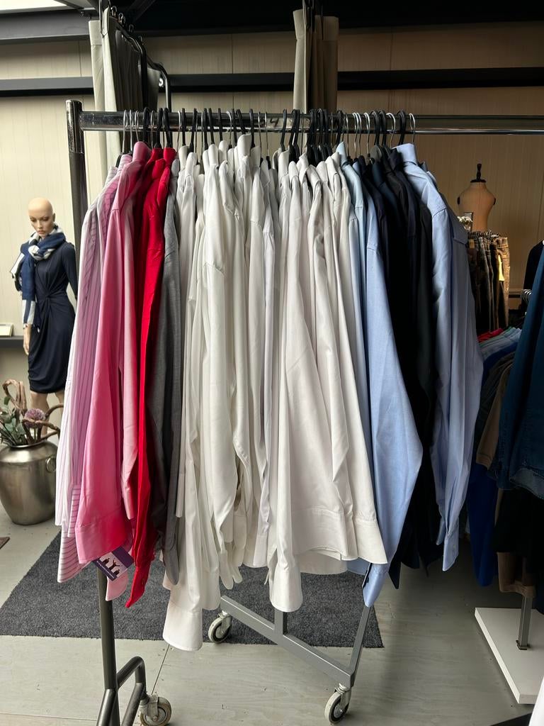42 Overhemden: Gevarieerde Maten, Kleuren en Merken, Ophalen, Zo goed als nieuw, Overige kleuren, Overige halswijdtes