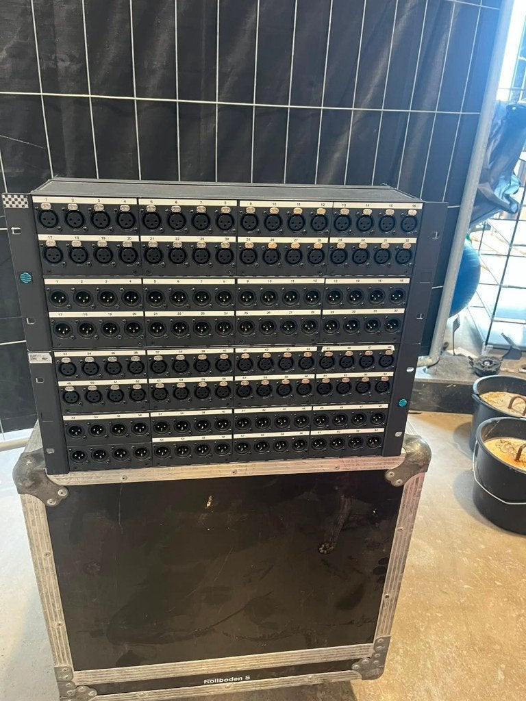 32 kanaals audio splitter / stagebox 32 in en 3x 32 xlr uit, Muziek en Instrumenten, Klotz, Klotz, Overige typen, Ophalen of Verzenden