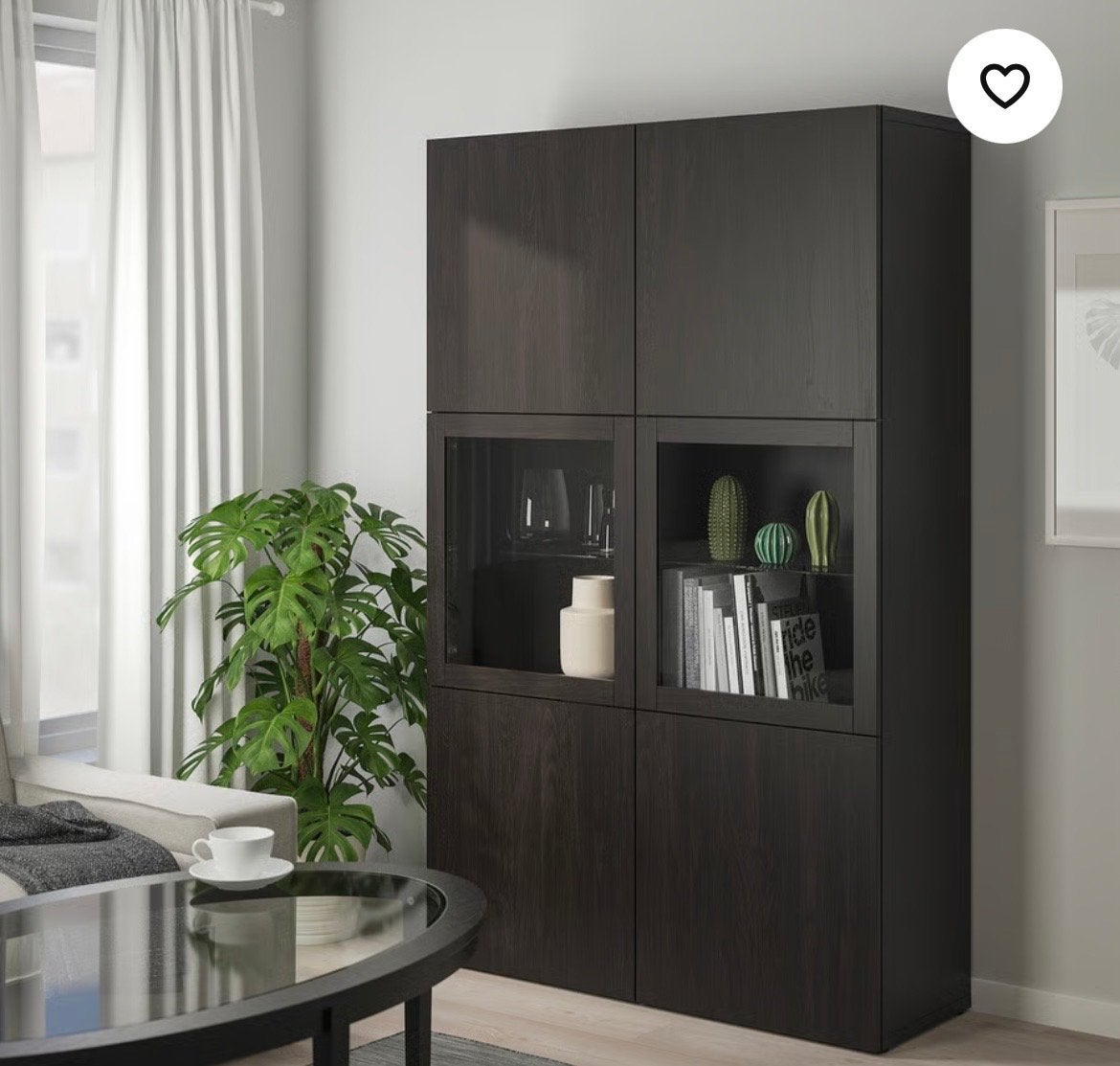 Ikea kast - Donkerbruine opbergkast met glazen deuren, Huis en Inrichting, Ophalen, Gebruikt