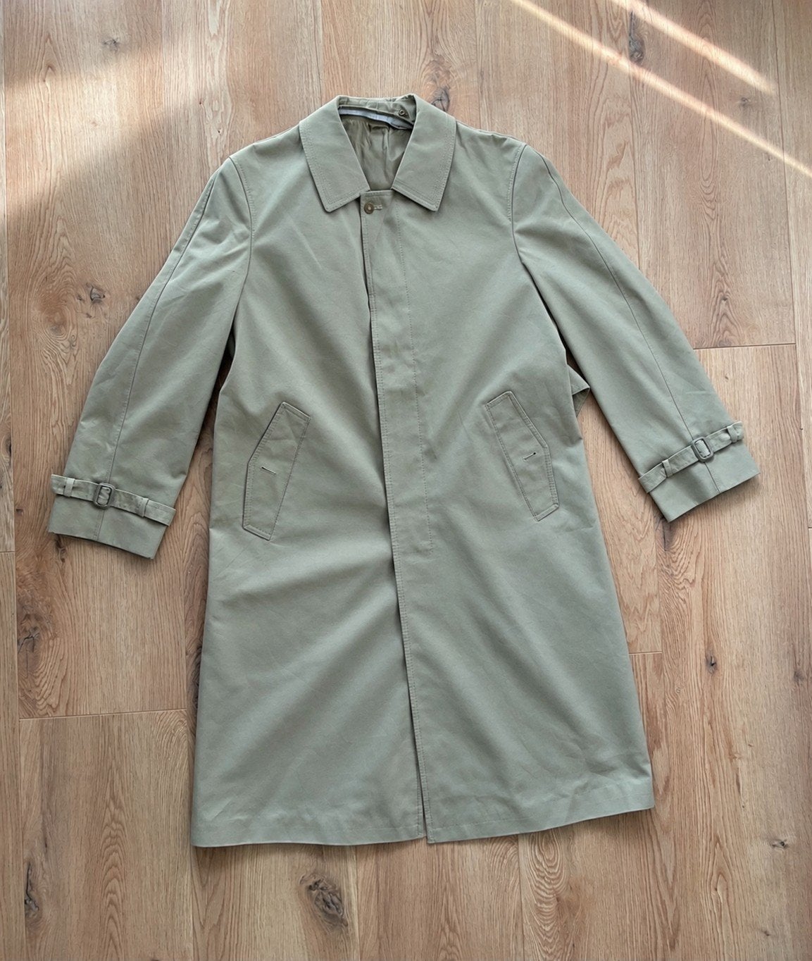 Stijlvolle beige trenchcoat, maat L, zo goed als nieuw, Maat 52/54 (L), Onbekend, Beige, Ophalen of Verzenden