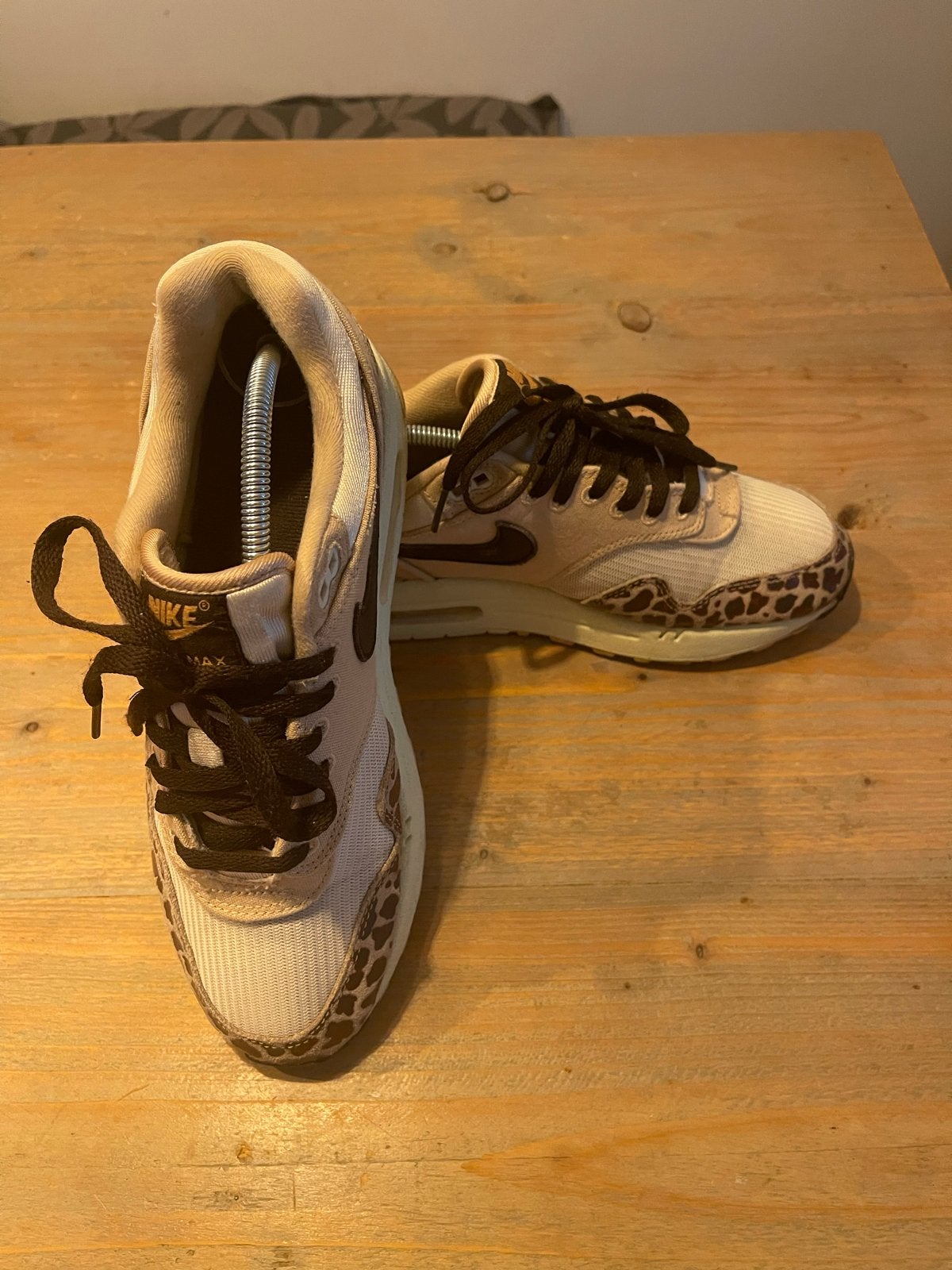 Nike Air Max 1 Sesame Leopard, Kleding | Dames, Schoenen, Ophalen of Verzenden, Gedragen, Beige, Sneakers of Gympen