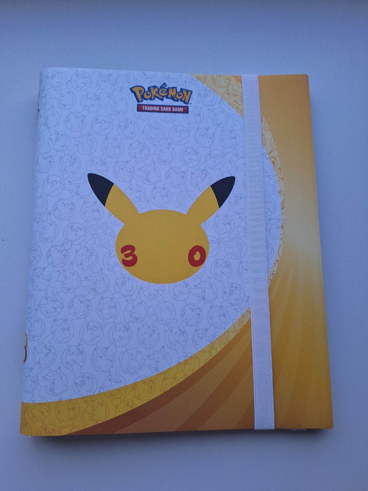 Pokémon 30th Celebration Binder - Pikachu, Ophalen of Verzenden, Nieuw, Overige typen