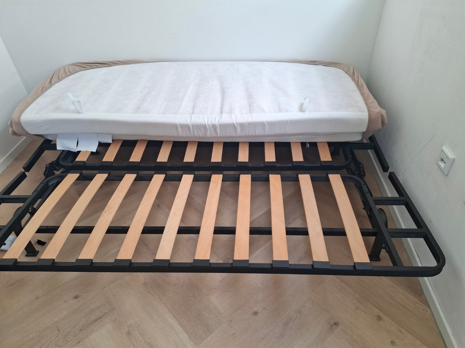 IKEA Bedframe 140x200 cm - Zo goed als nieuw, Ophalen, Tweepersoons, 140 cm, Zo goed als nieuw