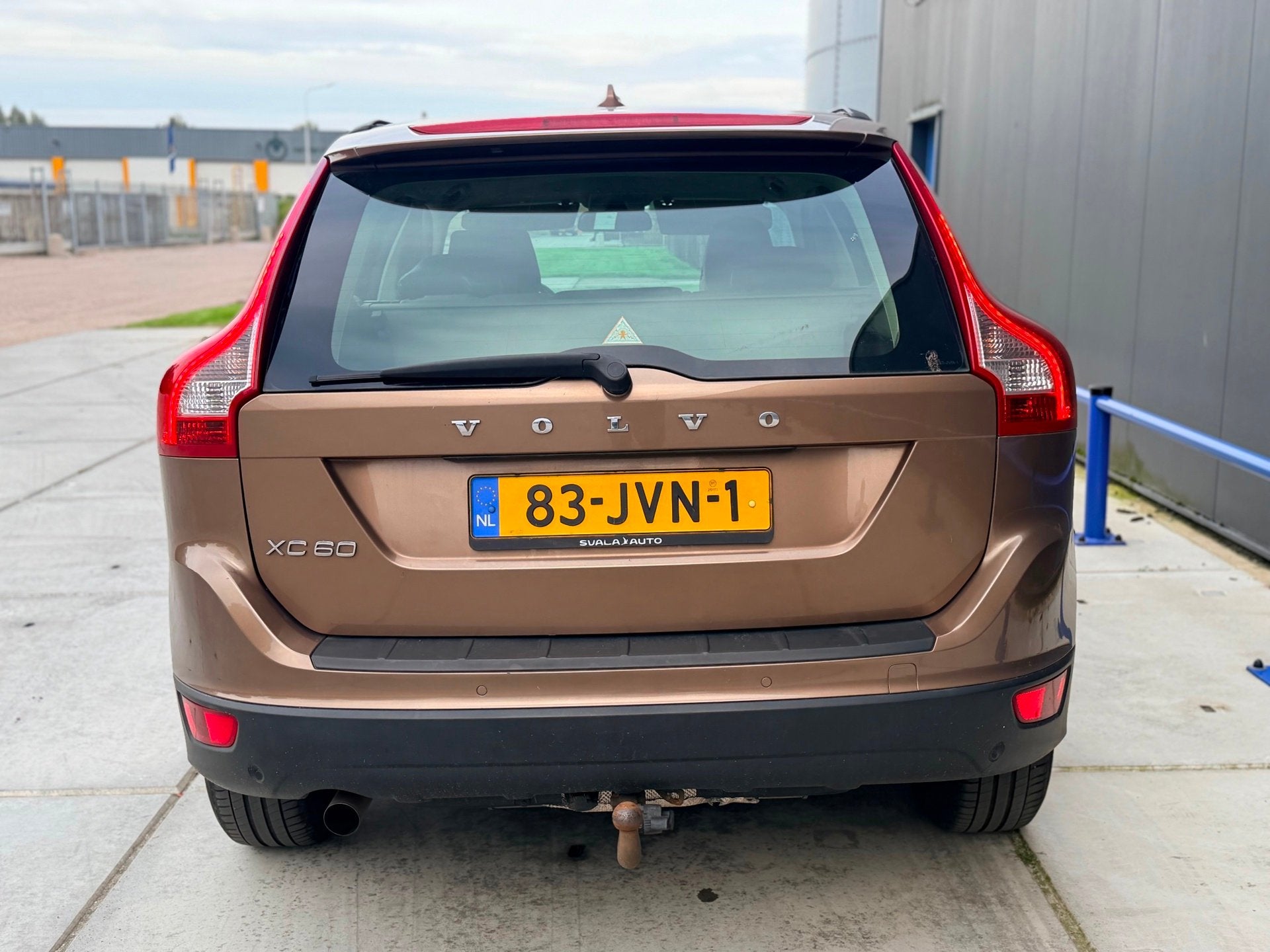 Volvo XC60 2.4D Momentum, Auto's, Bruin, Bedrijf, 750 kg, 176 pk
