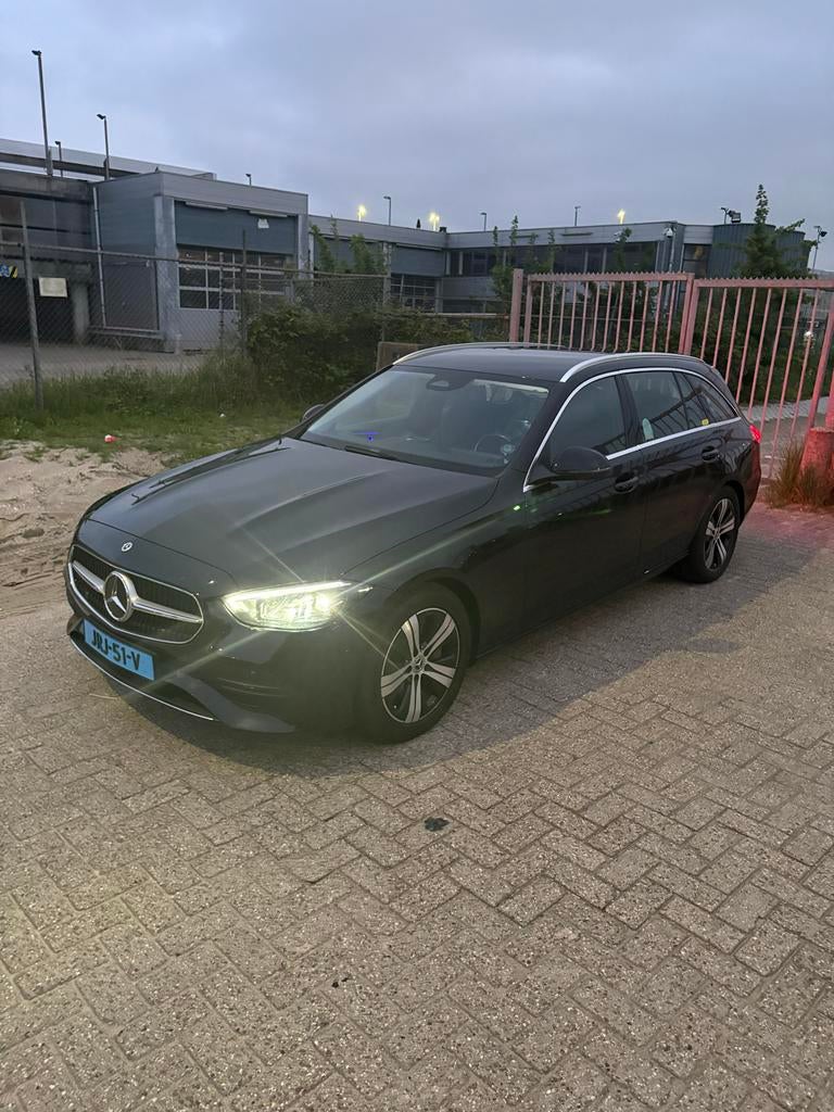 Mercedes-Benz C-Klasse C200 d 163pk 9G-TRONIC 2022 Zwart, Achterwielaandrijving, 1800 kg, 4 cilinders, Dealer onderhouden