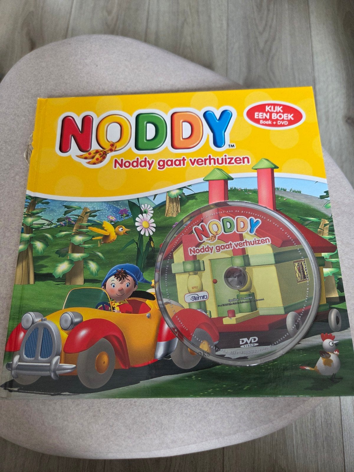 Noddy gaat verhuizen - Boek + DVD, Ophalen of Verzenden