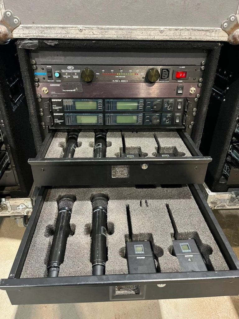 4 kanaals Shure UR4D zender racken te koop freq 606 - 666mhz, Shure, Ophalen of Verzenden, Zo goed als nieuw, Zangmicrofoon