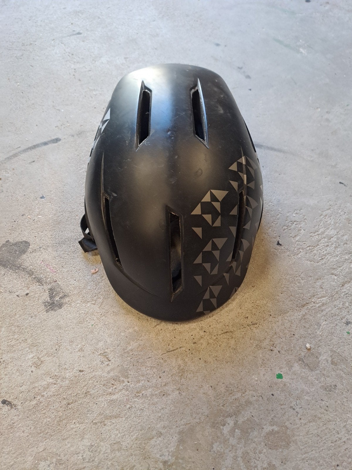 Zwarte fietshelm maat M - Zo goed als nieuw, Ophalen of Verzenden, Zo goed als nieuw, Heer of Dame, M