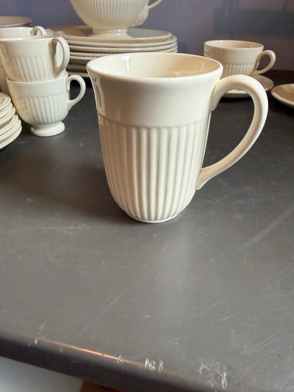 Wedgwood Edme Mok - Crèmekleurige Ribbel Mok, Gebruikt, Keramiek, Ophalen of Verzenden, Wedgwood