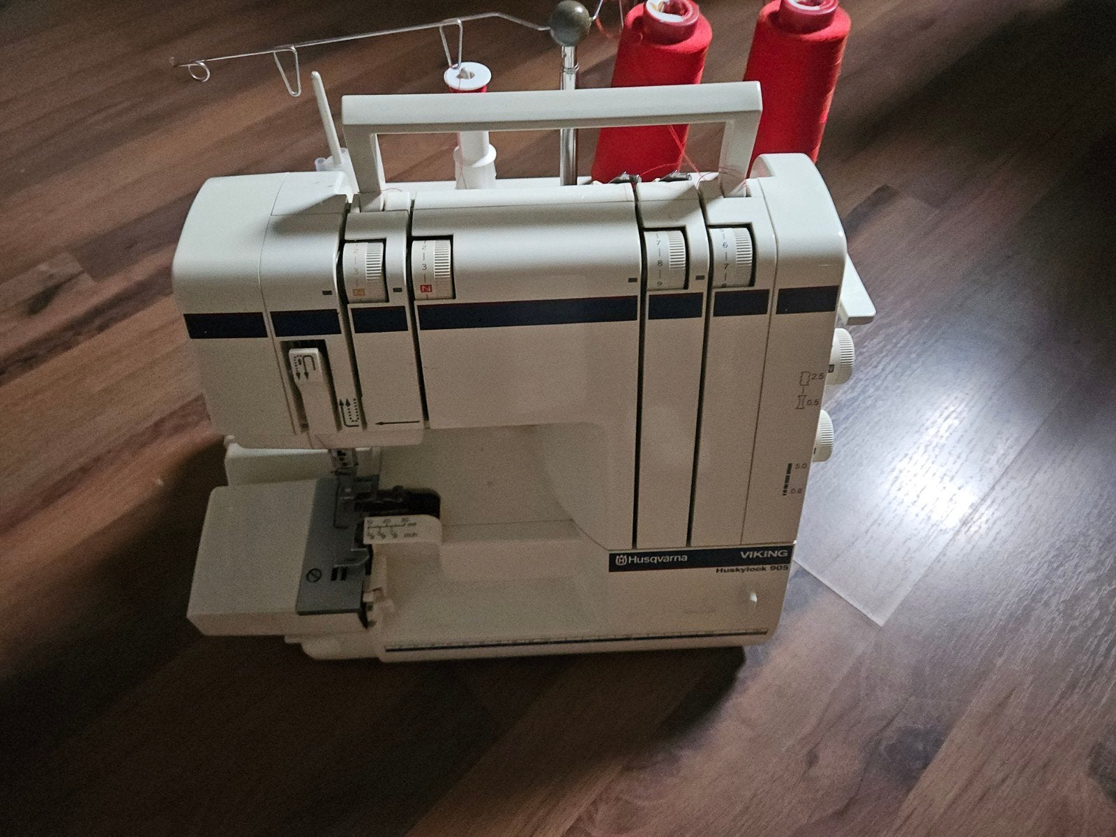 Husqvarna Viking HUSKYLOCK 905 Lockmachine, Ophalen, Gebruikt, Lockmachine, Husqvarna