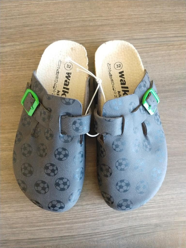Kinder pantoffels/slippers nieuw maat 32, Jongen of Meisje, Overige typen, Nieuw, Ophalen of Verzenden