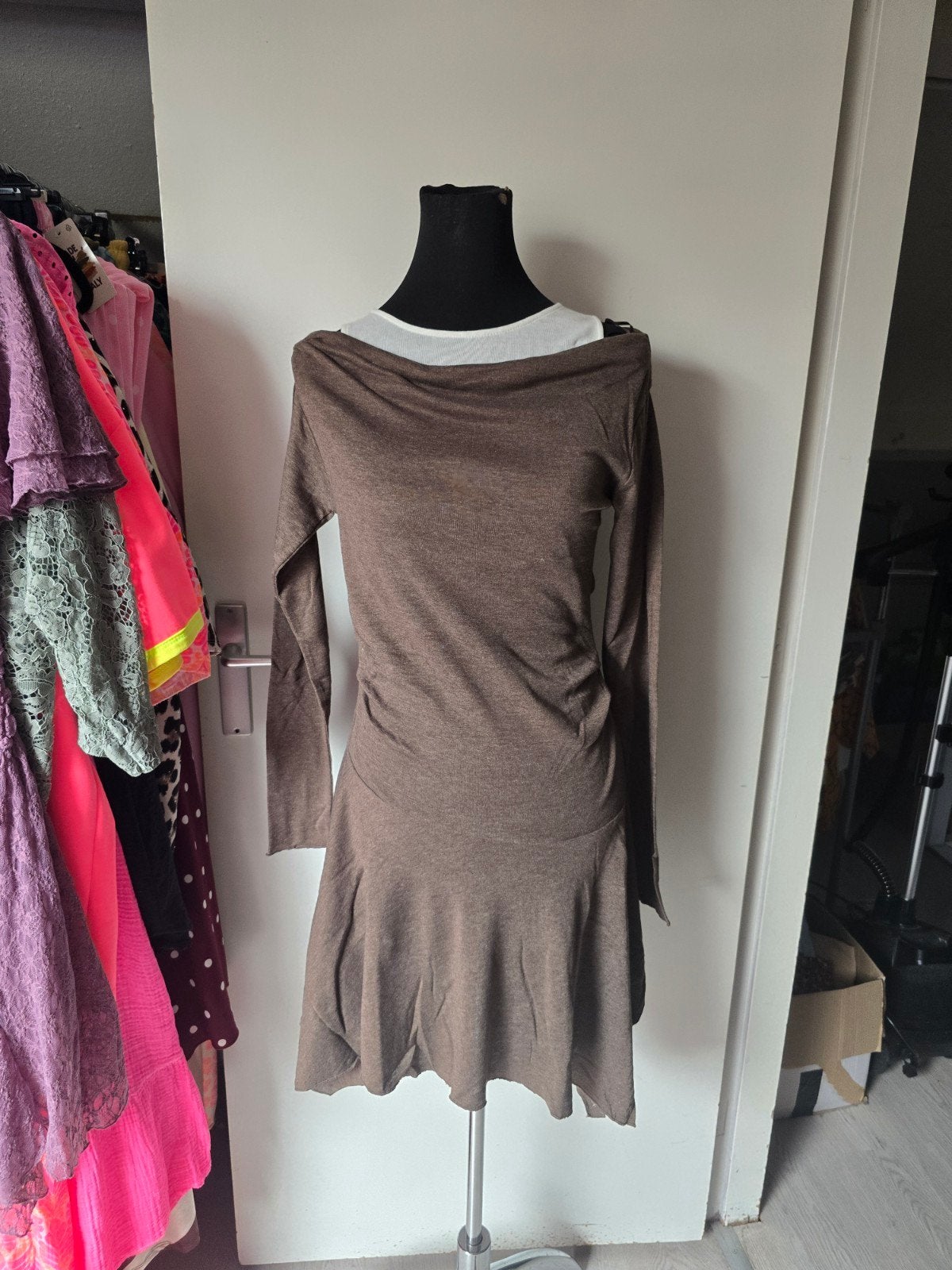 zara jurk, Kleding | Dames, Jurken, Maat 38/40 (M), Bruin, Zara, Nieuw