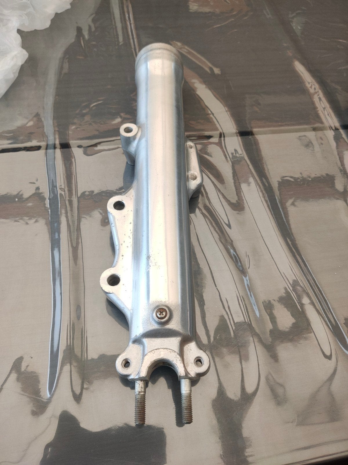 NIEUWE LINKER ONDERPOOT OUTER TUBE VOOR EEN SUZUKI GT 750 K, Motoren, Ophalen of Verzenden