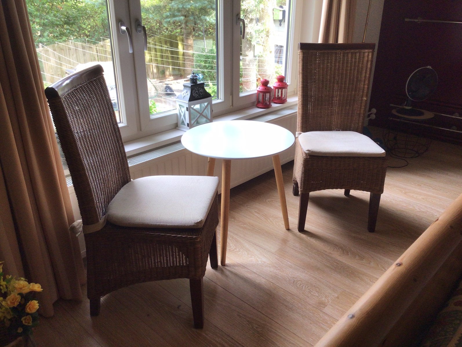 Twee eetkamerstoelen in Lloyd Loom stijl., Huis en Inrichting, Stoelen, Ophalen, Twee, Bruin, Zo goed als nieuw