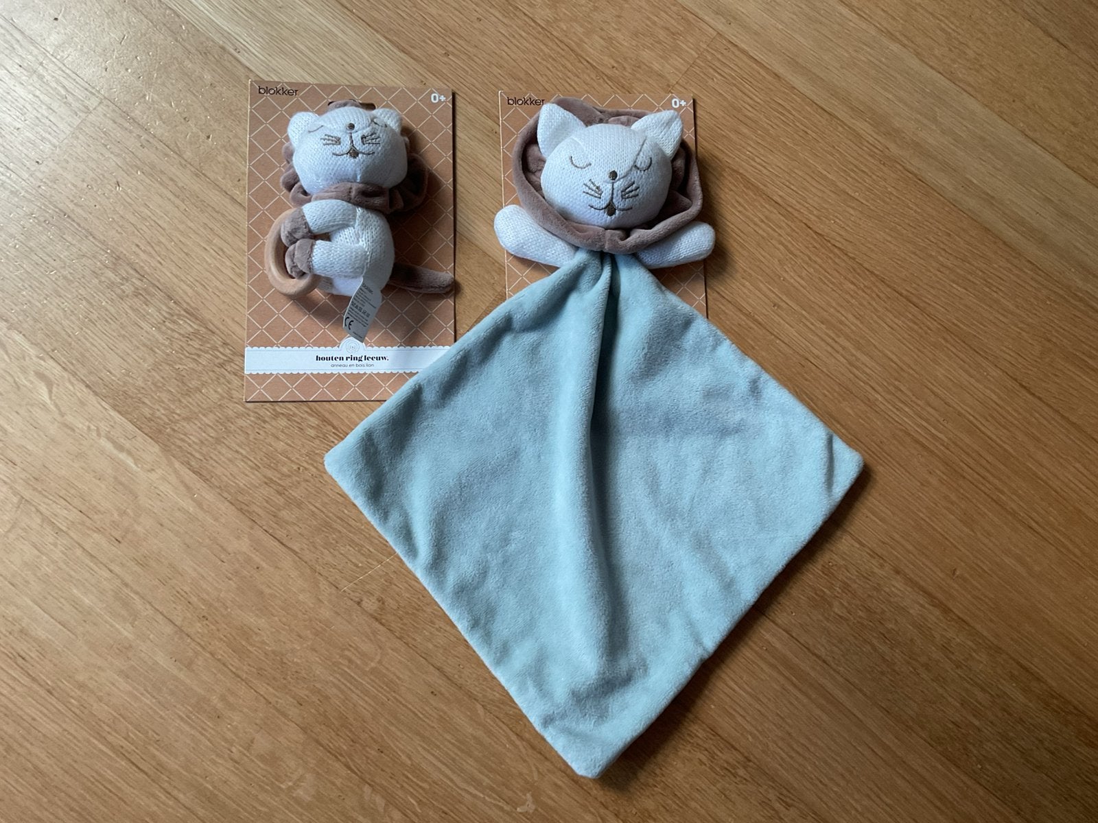 Blokker rammelaar en knuffeldoek leeuw. Nieuw met kaart., Ophalen of Verzenden, Nieuw, Leeuw, Met geluid