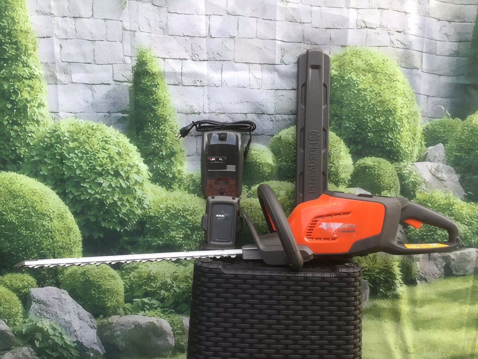 Husqvarna 115iHD45 accu heggenschaar met accu en lader, Ophalen, Nieuw, Accu