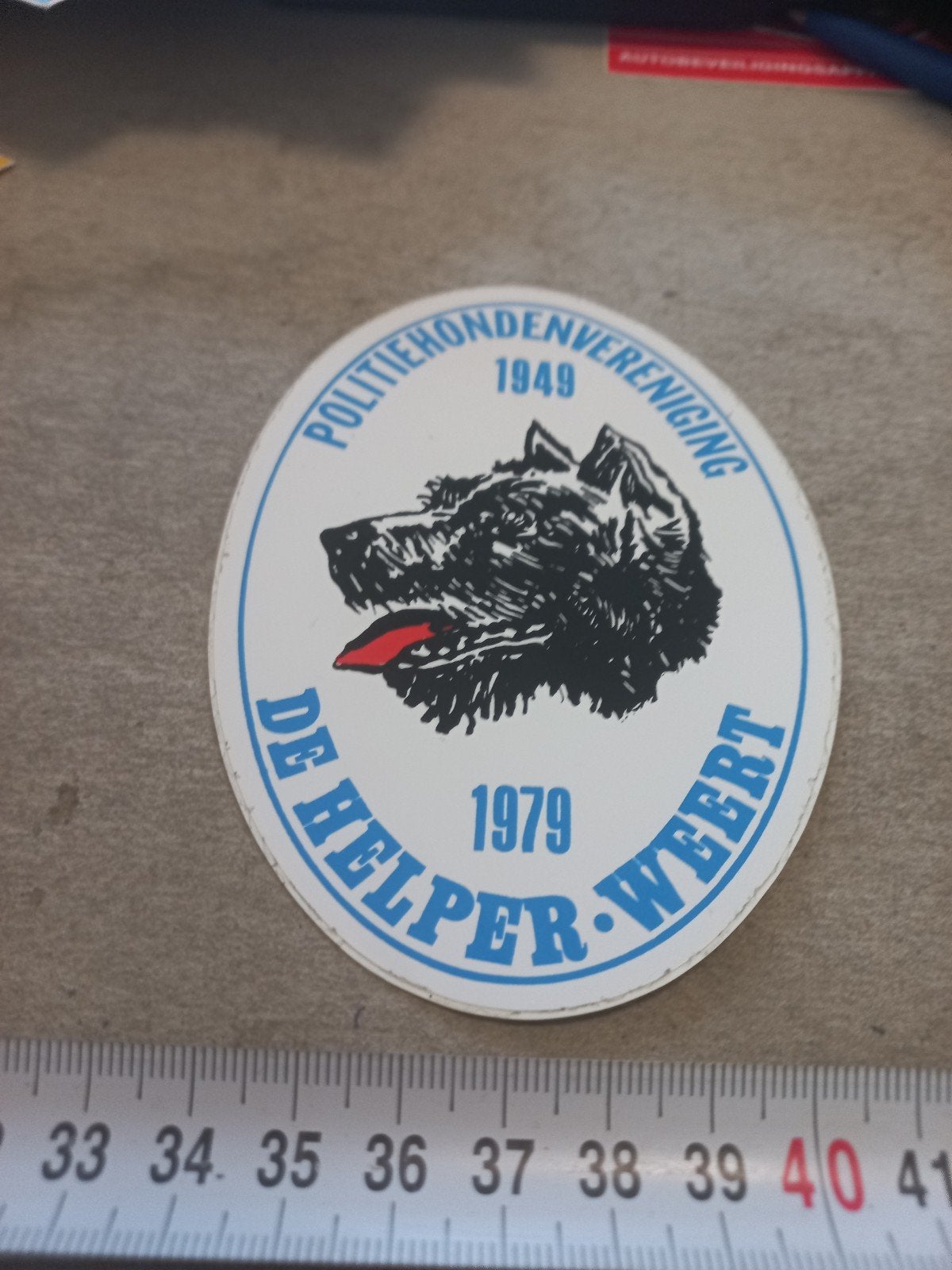 Vintage sticker Politiehondenvereniging De Helper Weert, Ophalen of Verzenden, Gebruikt, Dier en Natuur